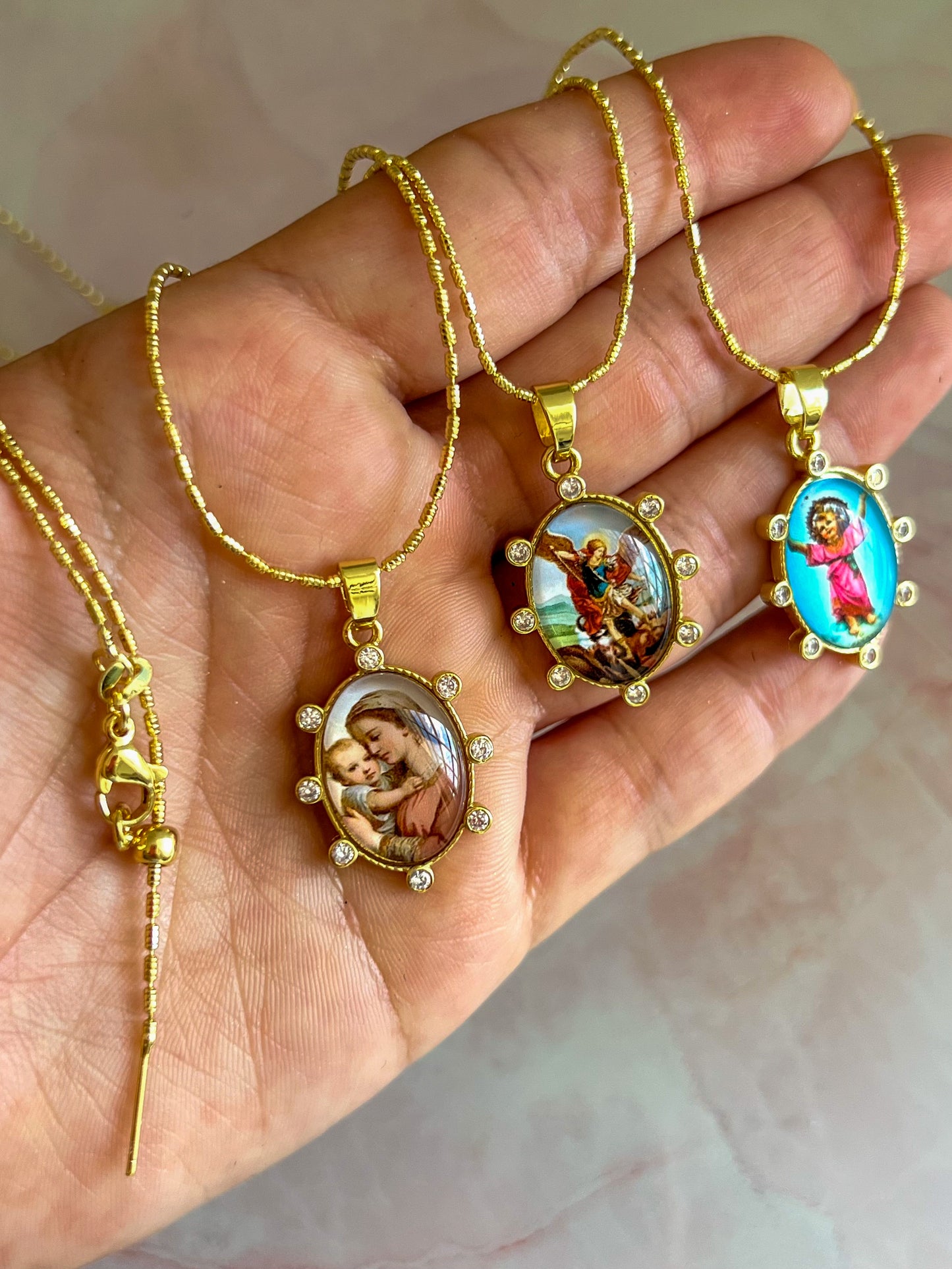 Guía Celestial Chain
