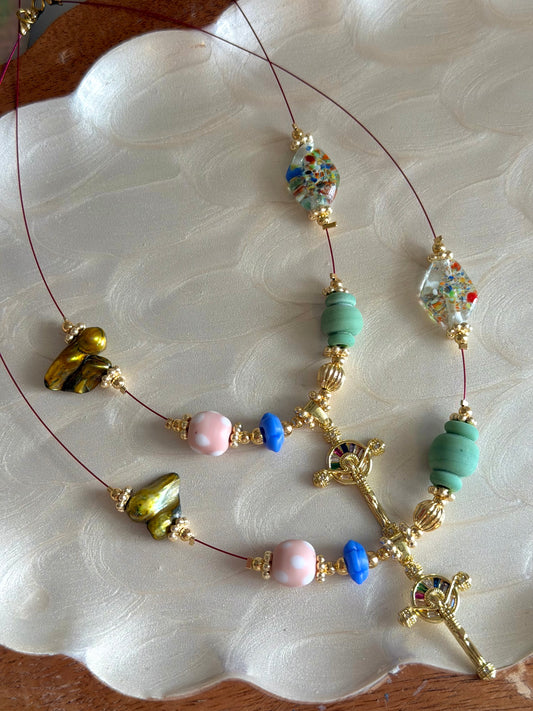 Crucifijo Necklace