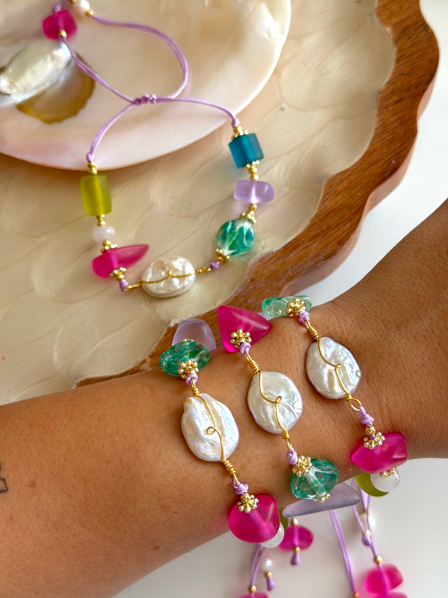 Lila Perlada Bracelets