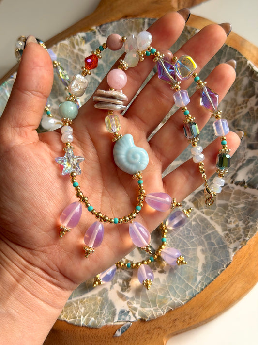 Caracol Rosado Necklace