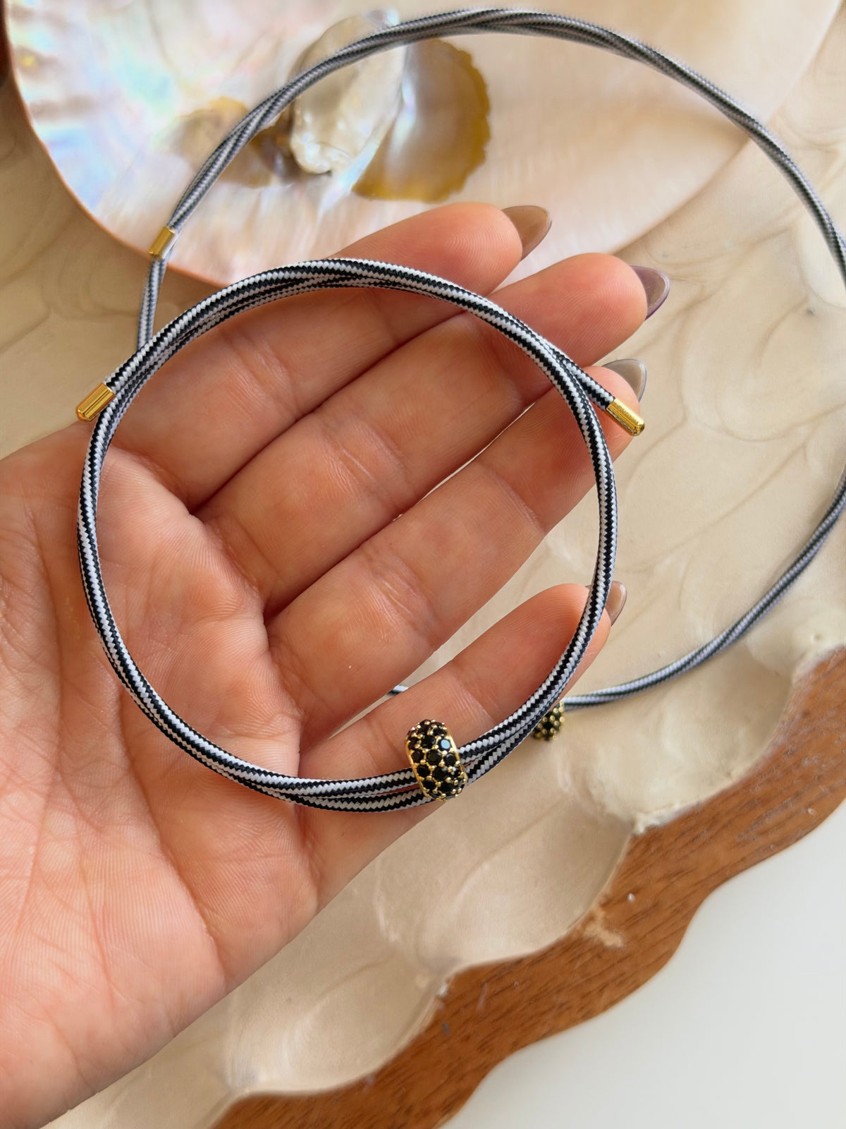 Black & White Magnetic Cord